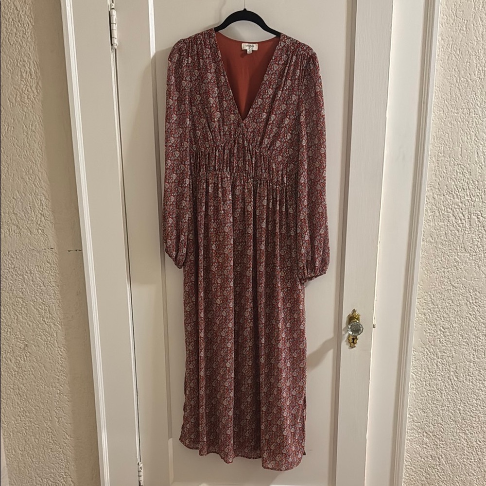 Elegant Floral W Metallic Gold Thread V-Neck Dress